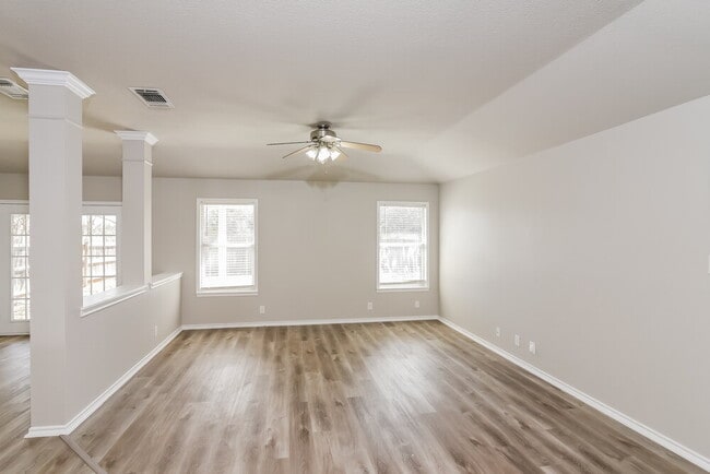 Photo - 2638 Montebello