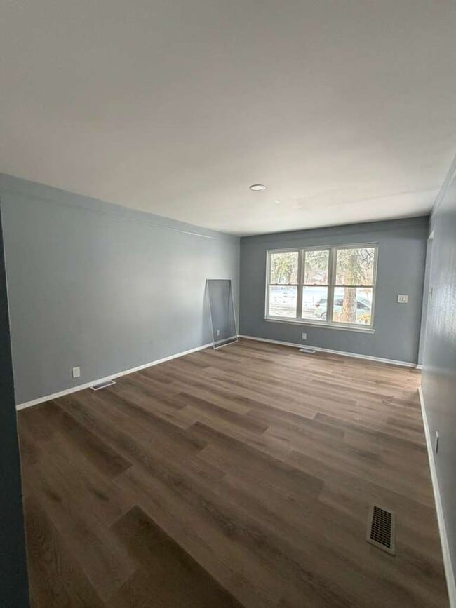 Photo - 11454 Sanford Ave