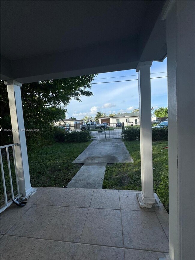 Photo - 22250 Miami Ave