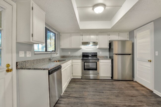 Photo - 1866 Ave Q SW