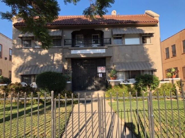 Photo - 3102 Raymond Ave