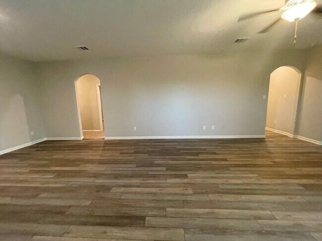 Photo - 228 Star Spangled Dr