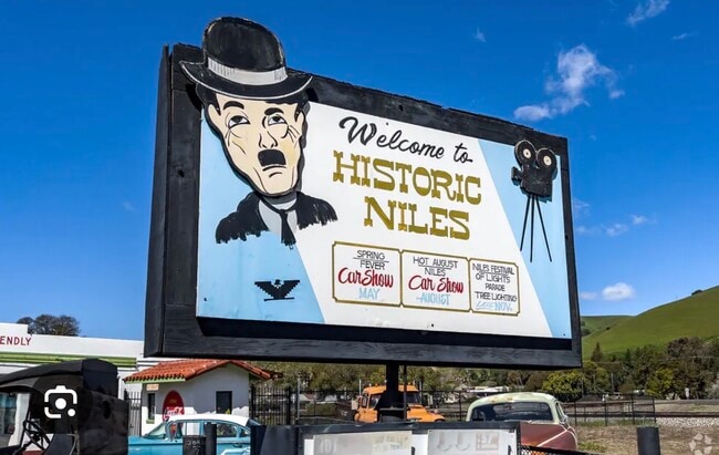 Building Photo - 371 Riverside Ave