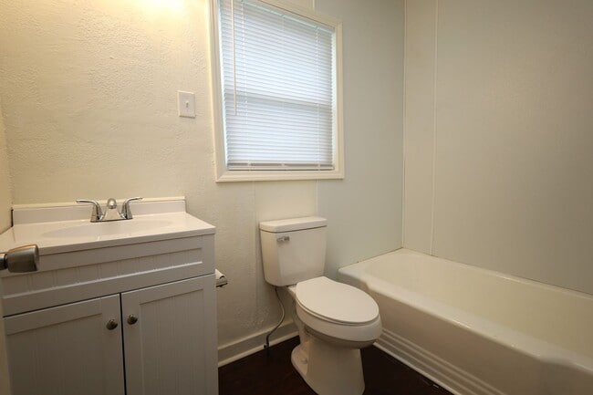 Photo - 1705 Clover Dr