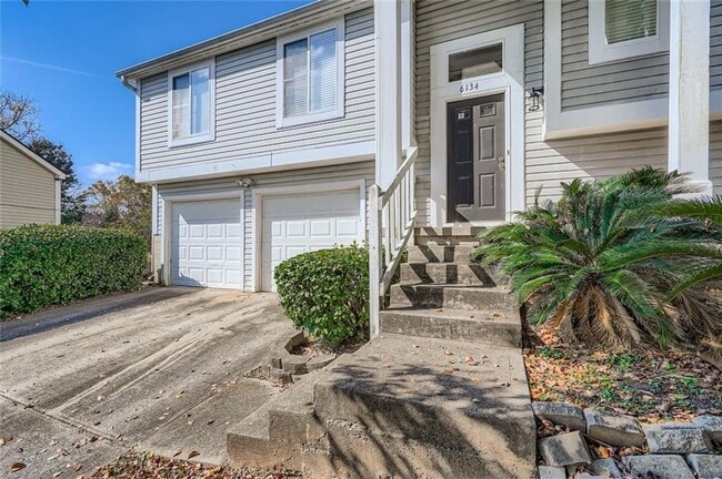 Photo - 6134 Raintree Bend