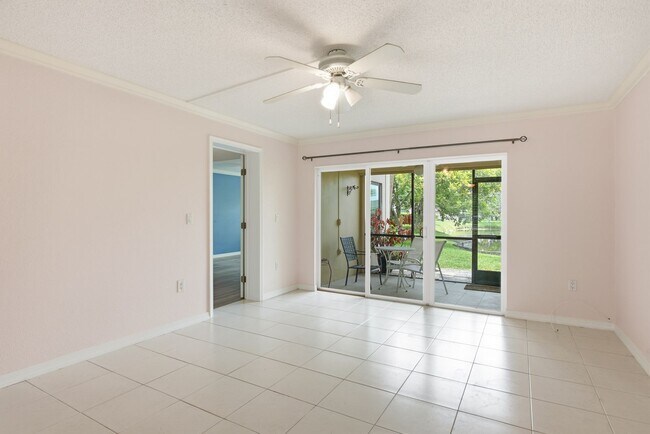 Photo - 2453 Egret Blvd