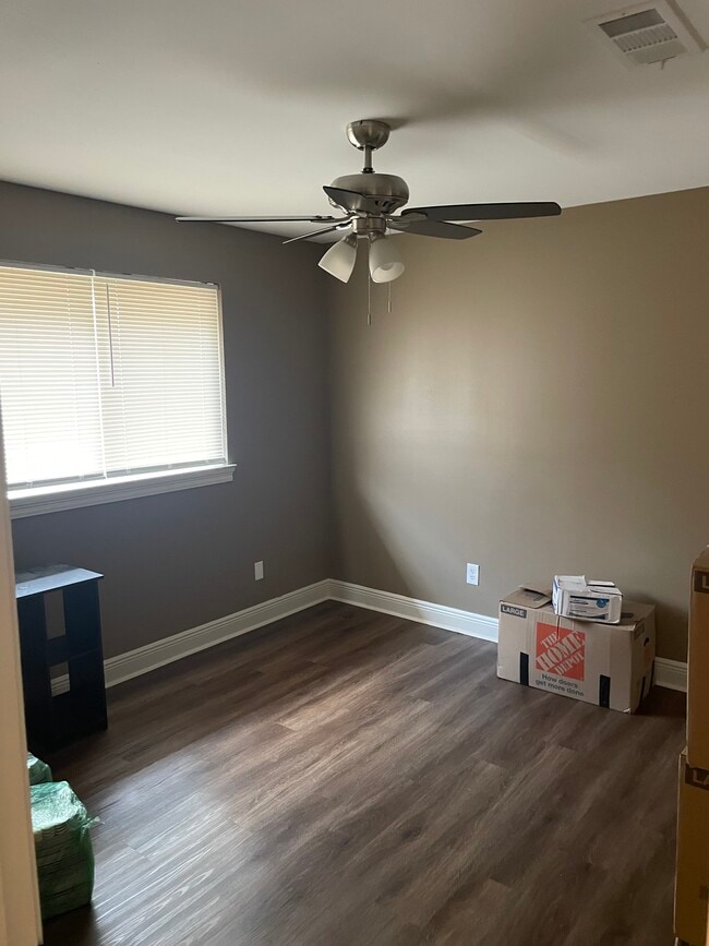 Bedroom - 2621 Tupelo St Unidad 2621 Tupelo st