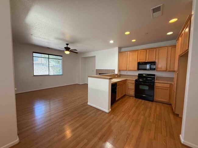 Photo - Great 3 Bedroom In Elk Grove