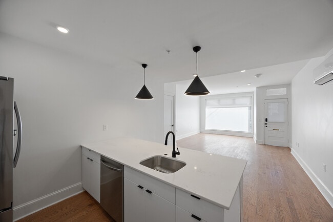 Photo - 835-839 N Tatnall St