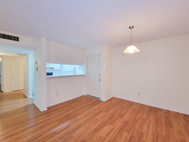 Photo - 8435 Hearth Dr Unit 2