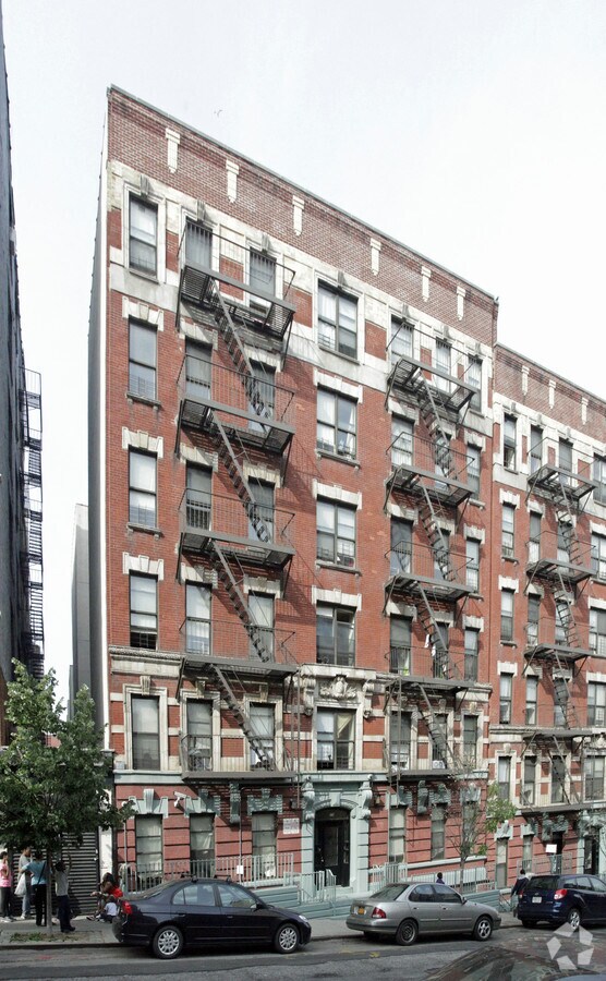 Photo - 179 E 100th St