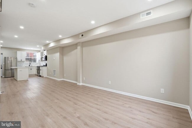 Photo - 2710 Mura St