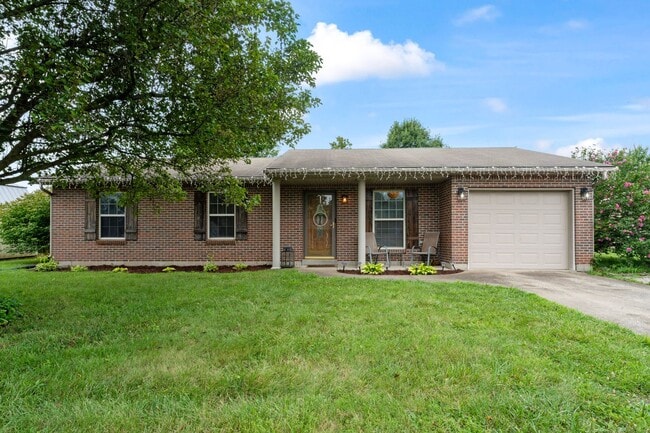 Building Photo - 3 Bedroom 1 1/2 Bath Home for Rent in Charlestown Indiana