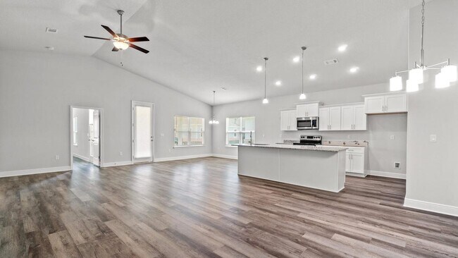 Photo - 215 Speckled Trout Ln N