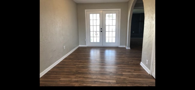 Photo - 404 E 47th St