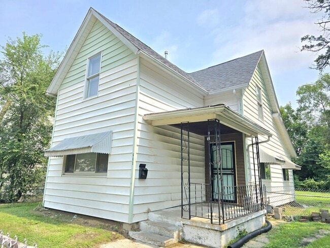 Photo - 234 Studebaker St