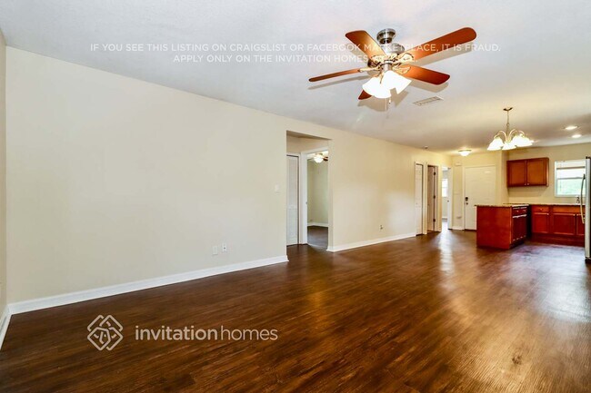 Photo - 2512 Casilla Wy S