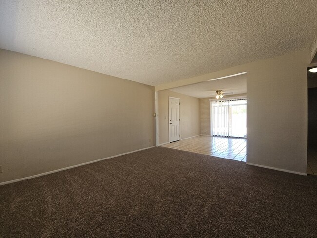 Photo - 645 W Ingram St