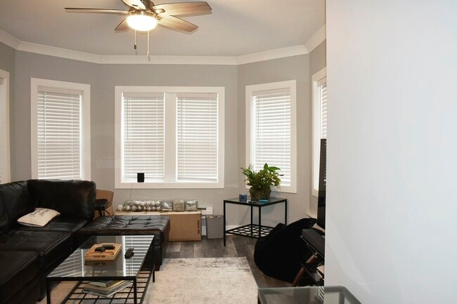 Building Photo - 1417 W Hutchinson St Unit GDN Rental