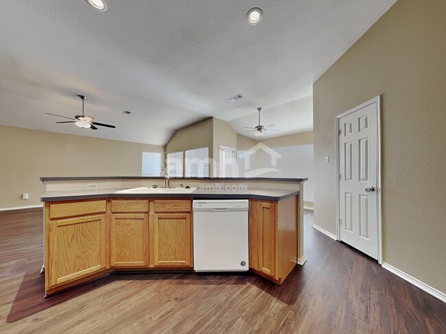 Photo - 1606 Windcastle Dr