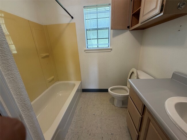 Photo - 516 Battlebell Rd