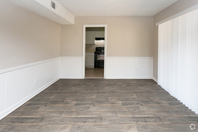 2BR,2BA_1,052 SF