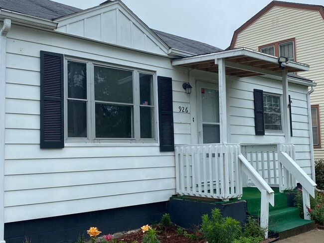 Photo - 2 Bedroom/1 Bathroom Home For Lease