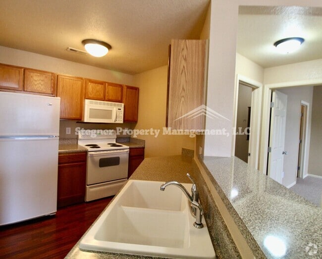Building Photo - Great Condo in Greeley