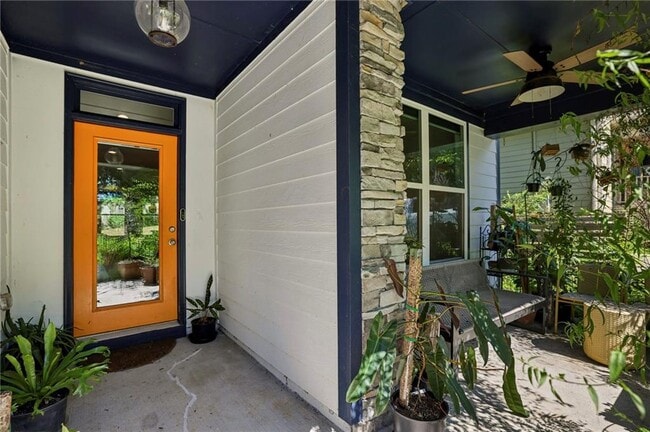 Photo - 875 Beryl St SW