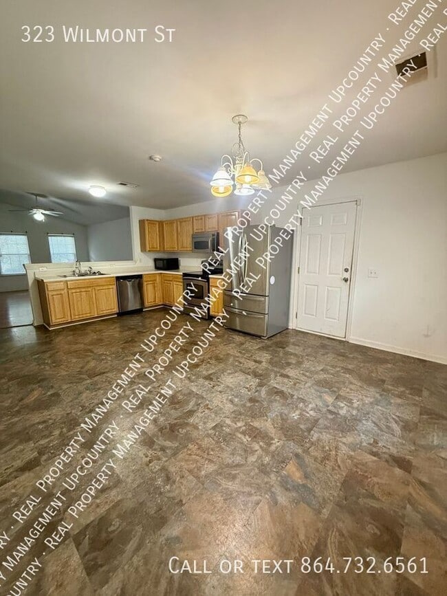 Photo - 323 Wilmont St