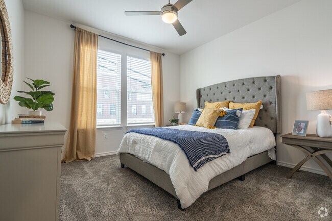 1BR, 1BA - 716SF