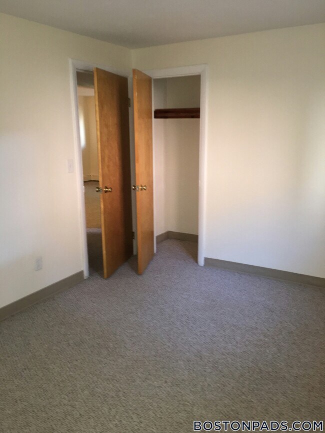 Photo - 8 R Riverside St Unidad G1