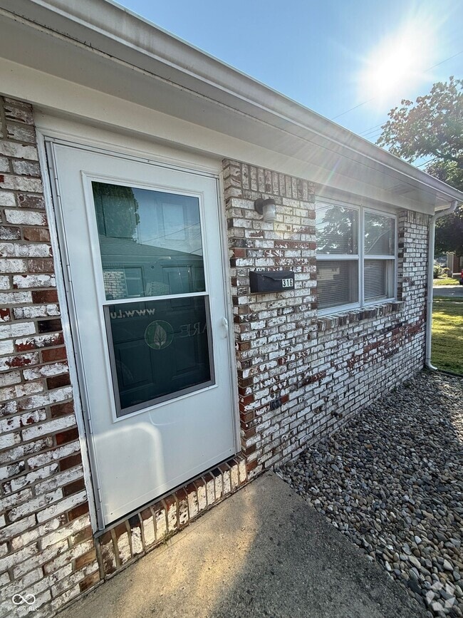 Building Photo - 316 S Green St Rental
