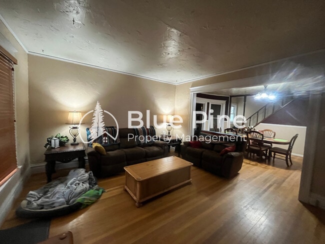 Photo - 284 S Ridge Ave