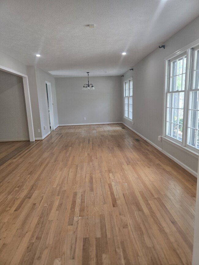 Photo - 2439 Dartmouth Dr