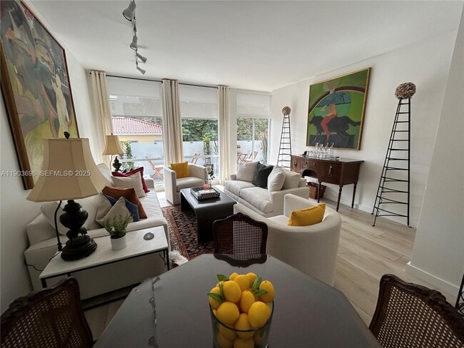 Building Photo - 700 Biltmore Way Unit 207