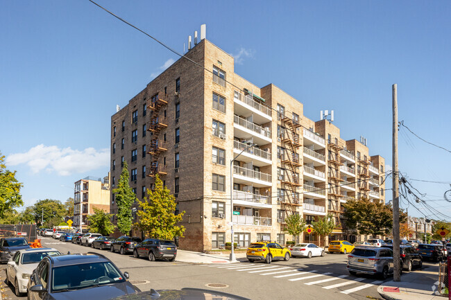 Photo - 611 Banner Ave Apartments