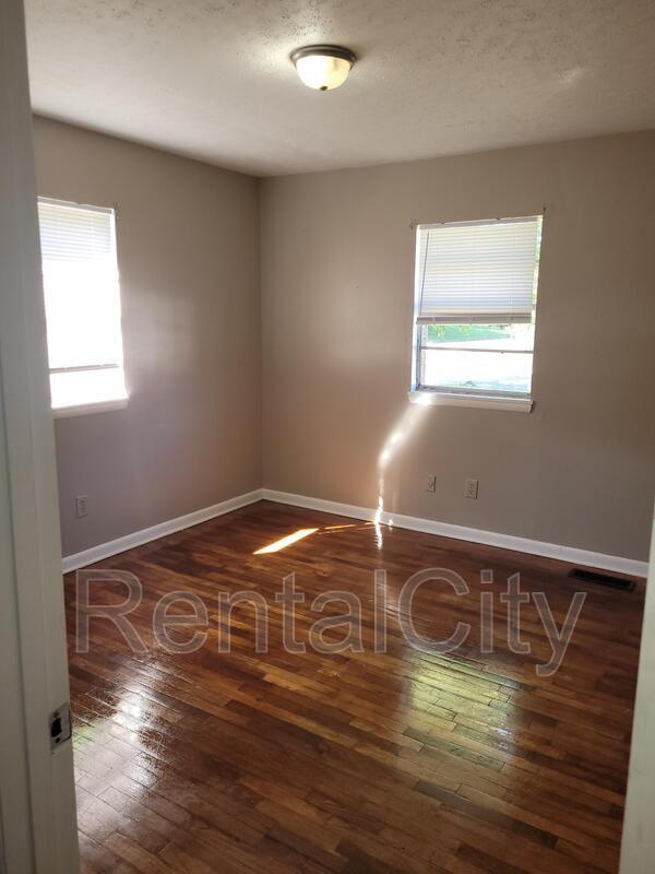 1025 Flicker Dr House House Rental in Dyersburg, TN