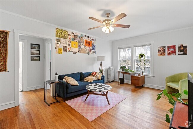 Building Photo - 658 W Oakdale Ave Unit 2A Rental