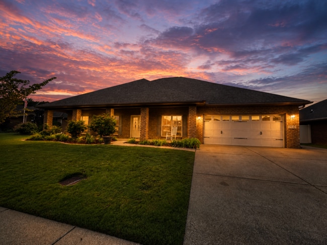 Building Photo - Near Redstone Arsenal Gate 1 with fence, storm shelter and AMAZING spa shower in primary suite