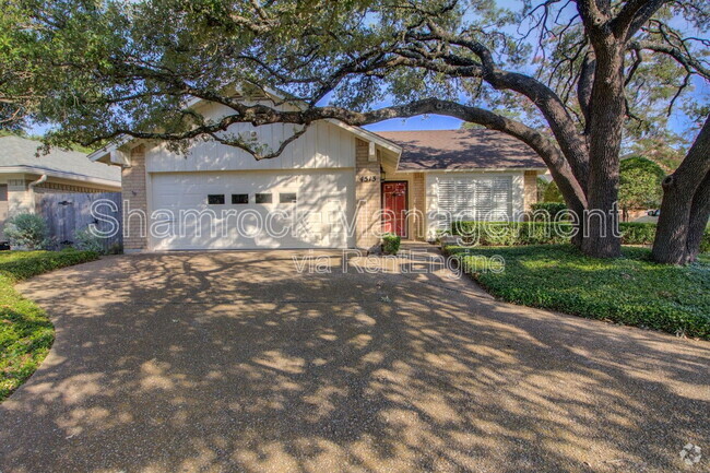 Building Photo - 4513 Westchester Dr Rental
