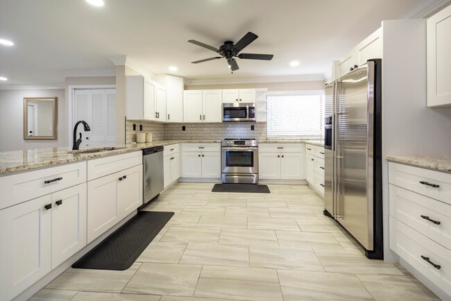 Building Photo - 6579 Spring Bottom Way Unit 135