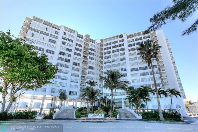 Building Photo - 11930 N Bayshore Dr Unit 1407-1407 Rental