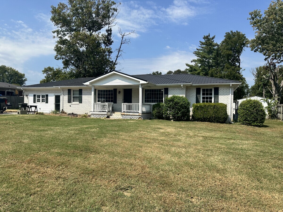 Photo - 802 Oak Hurst Dr House