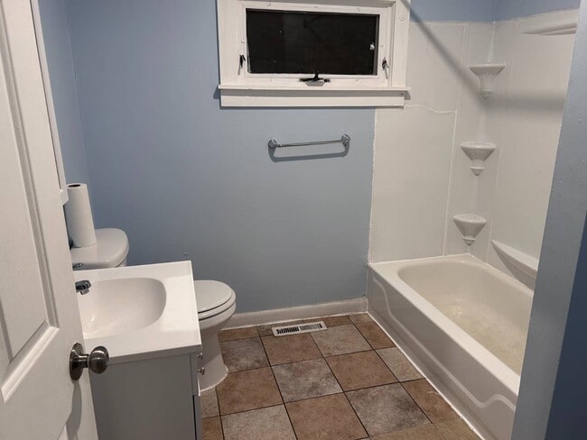 Photo - 112-114 Mark Ave