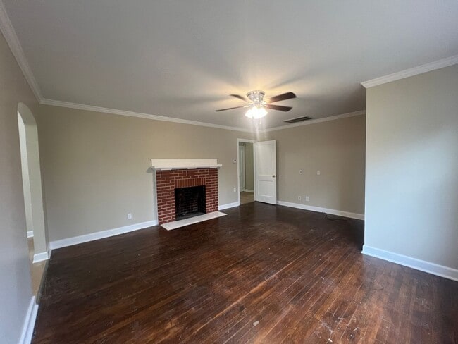 Photo - 831 S Dalton St