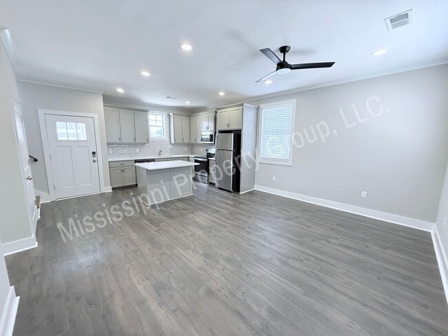 1405 Pleasant Dr