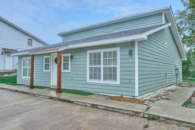 Photo - 31 Harbour Row Dr