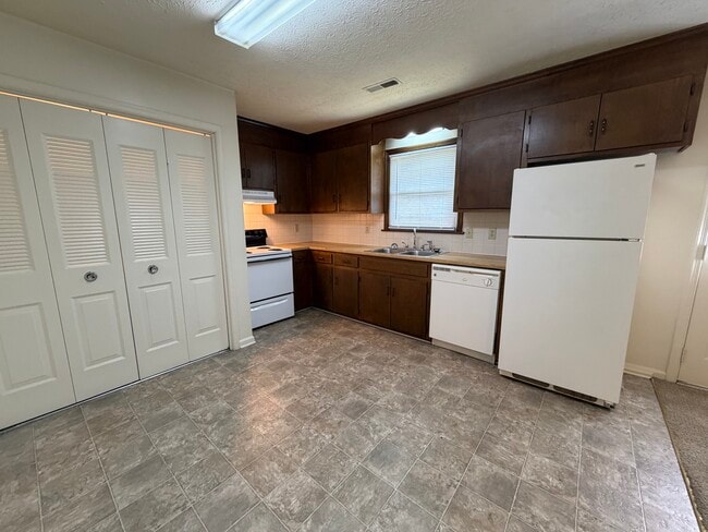 2 Bedroom Kitchen - Beechwood