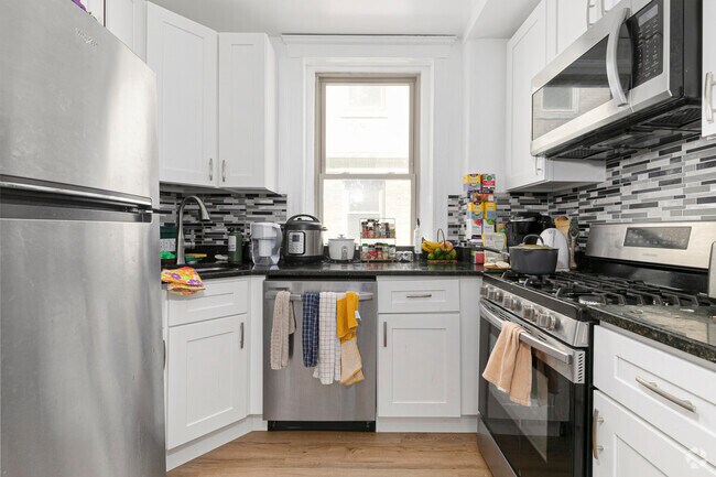 Building Photo - 5 Wood St Unit 7A Rental